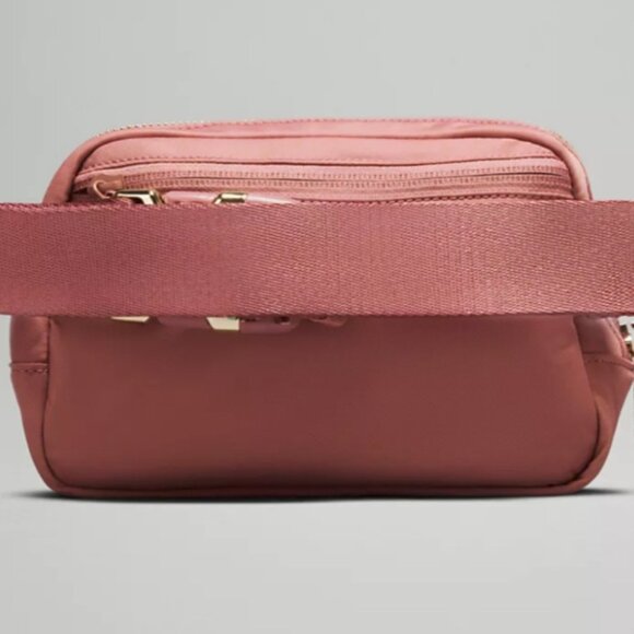 Lululemon belt bag - Picture 2 of 6